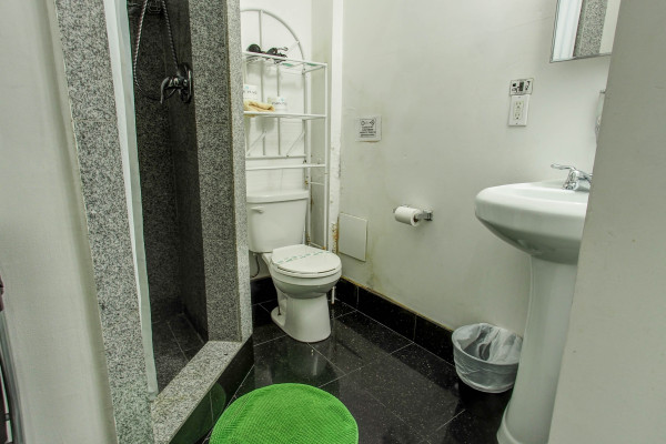 #10664 - Elegant Studio | Vakantieverhuur | Empire Bway