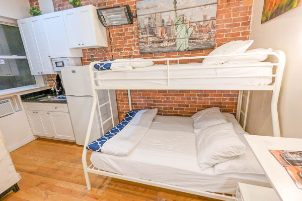 #10703 - The Little Midtown Studio | Holiday Rentals | Empire Bway