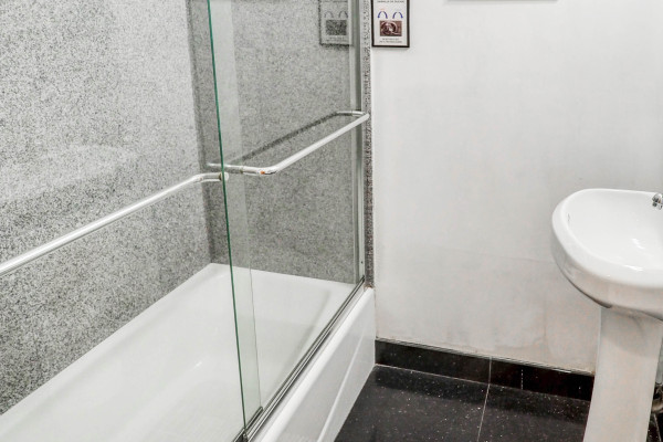 #11411 - Amazing Midtown Studio | Vakantieverhuur | Empire Bway