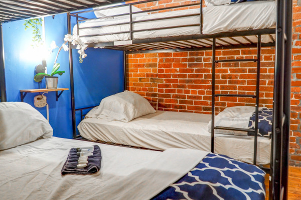 #11454 - Charming Studio | Vakantieverhuur | Empire Bway