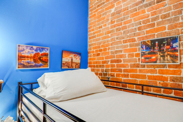 #11456 - Charming Studio | Vakantieverhuur | Empire Bway