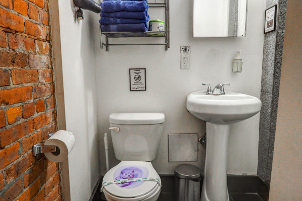 #11459 - Charming Studio | Vakantieverhuur | Empire Bway
