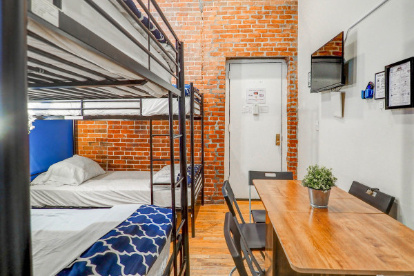 #11467 - Charming Studio | Vakantieverhuur | Empire Bway