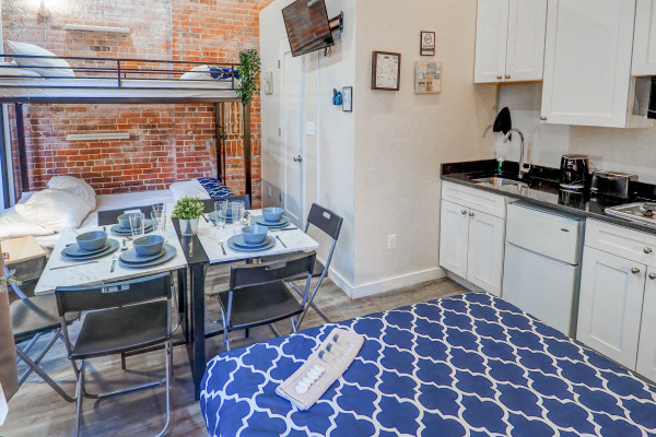 #11487 - Iconic flat along Midtown west NYC | Holiday Rentals | Empire Bway