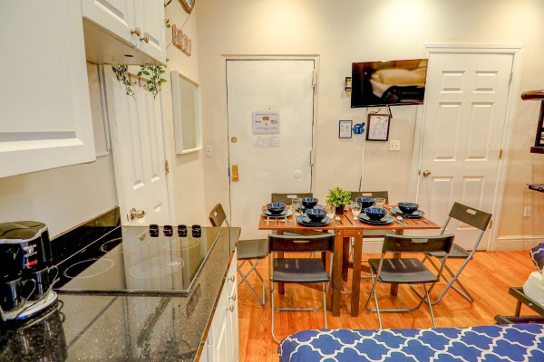 #11517 - Sweet Studio Manhattan | Holiday Rentals | Empire Bway