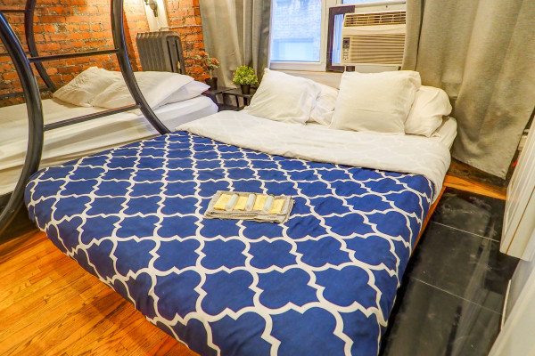 #11523 - Sweet Studio Manhattan | Holiday Rentals | Empire Bway
