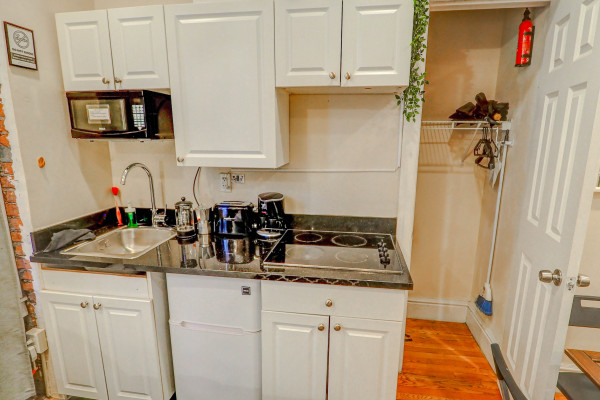 #11533 - Sweet Studio Manhattan | Holiday Rentals | Empire Bway