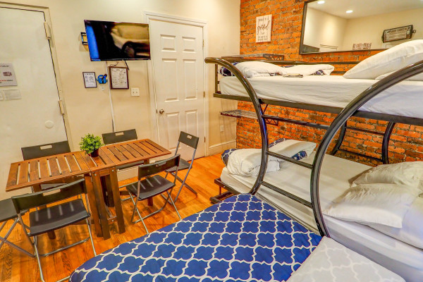 #11535 - Sweet Studio Manhattan | Holiday Rentals | Empire Bway