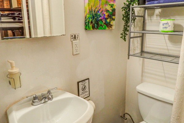 #11541 - Sweet Studio Manhattan | Holiday Rentals | Empire Bway