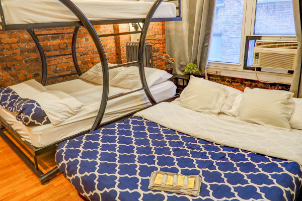 #11543 - Sweet Studio Manhattan | Holiday Rentals | Empire Bway