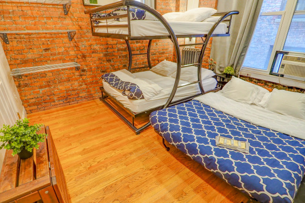 #11546 - Sweet Studio Manhattan | Holiday Rentals | Empire Bway