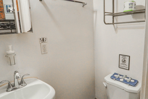 #11567 - Chic Executive Studio | Holiday Rentals | Empire Bway