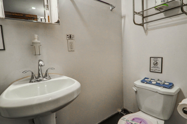 #11568 - Chic Executive Studio | Holiday Rentals | Empire Bway