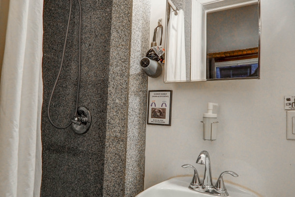 #11569 - Chic Executive Studio | Holiday Rentals | Empire Bway