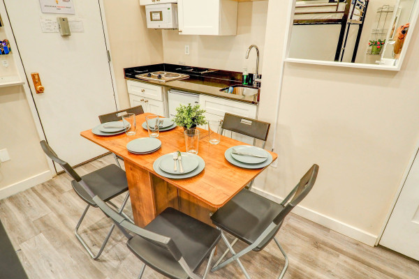 #11582 - Studio flat in West Midtown | Holiday Rentals | Empire Bway