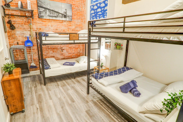 #11590 - Studio flat in West Midtown | Holiday Rentals | Empire Bway