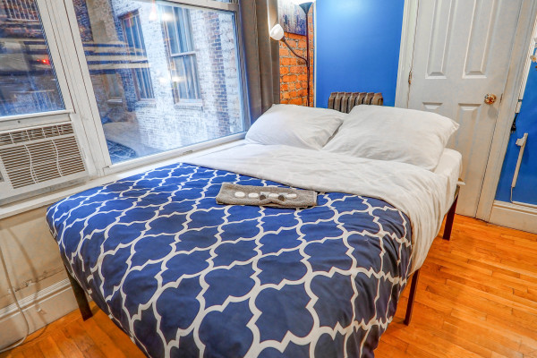 #11609 - Empire Nights | Holiday Rentals | Empire Bway