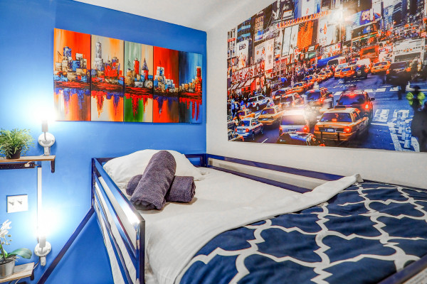 #11612 - Empire Nights | Holiday Rentals | Empire Bway