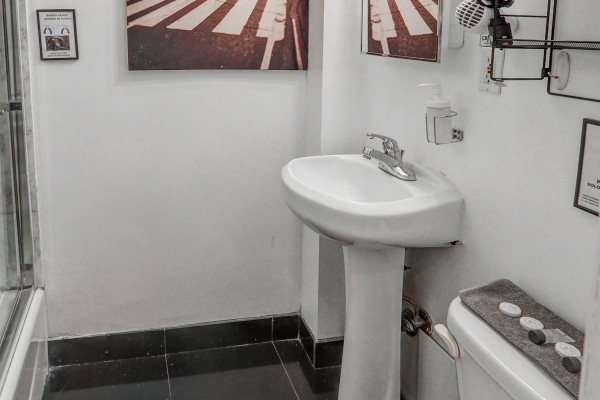 #11624 - Empire Nights | Holiday Rentals | Empire Bway