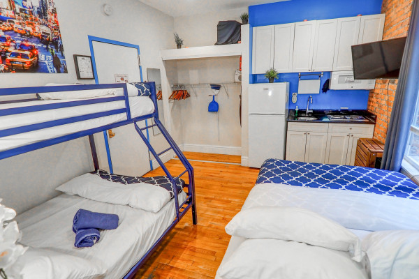 #11627 - Empire Nights | Holiday Rentals | Empire Bway