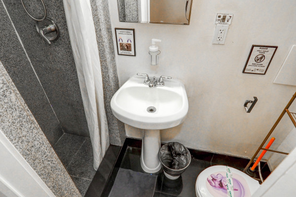 #11653 - Executive Loft Manhattan | Holiday Rentals | Empire Bway