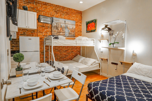 #11664 - The Little Midtown Studio | Holiday Rentals | Empire Bway