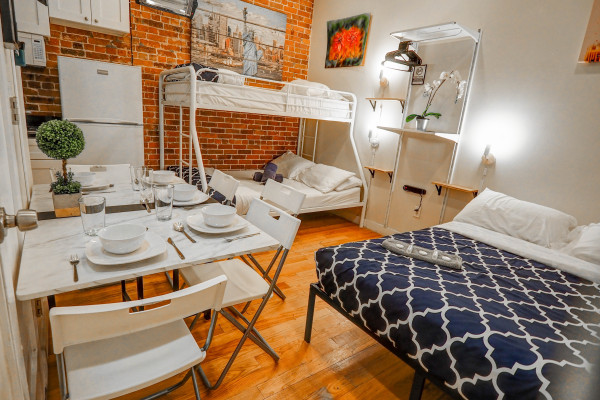 #11673 - The Little Midtown Studio | Holiday Rentals | Empire Bway