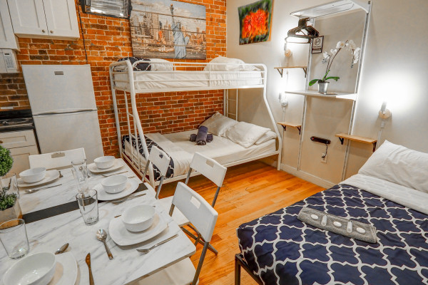 #11675 - The Little Midtown Studio | Holiday Rentals | Empire Bway