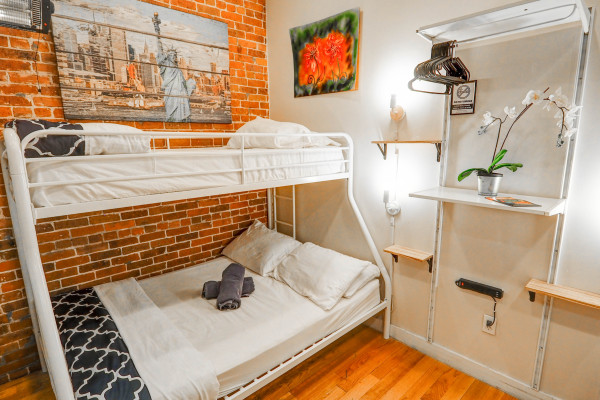 #11681 - The Little Midtown Studio | Holiday Rentals | Empire Bway