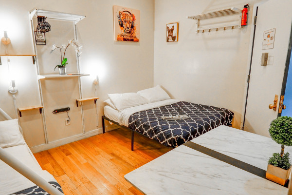 #11682 - The Little Midtown Studio | Holiday Rentals | Empire Bway