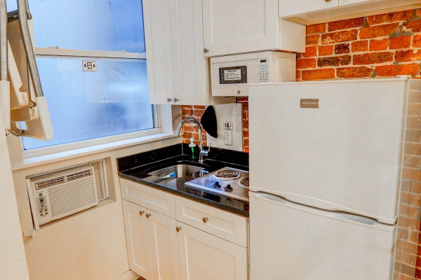 #11690 - The Little Midtown Studio | Holiday Rentals | Empire Bway