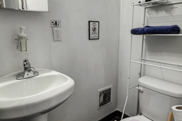 #11693 - The Little Midtown Studio | Holiday Rentals | Empire Bway